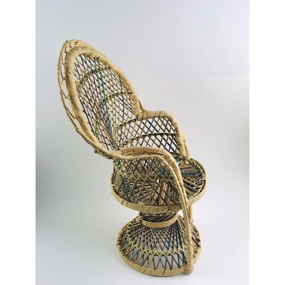 VTG Mini Peacock Rainbow Wicker Fan Back Rattan Chair 16” Doll Plant Stand Cotta - Picture 6 of 12